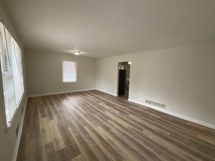 3002 1st Ave Sw - Photo 3 of 16