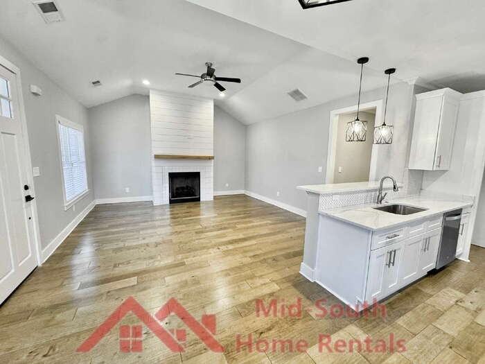 441 Josephine St - Photo 6 of 28