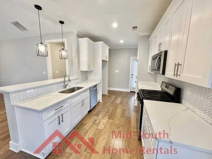 441 Josephine St - Photo 7 of 28