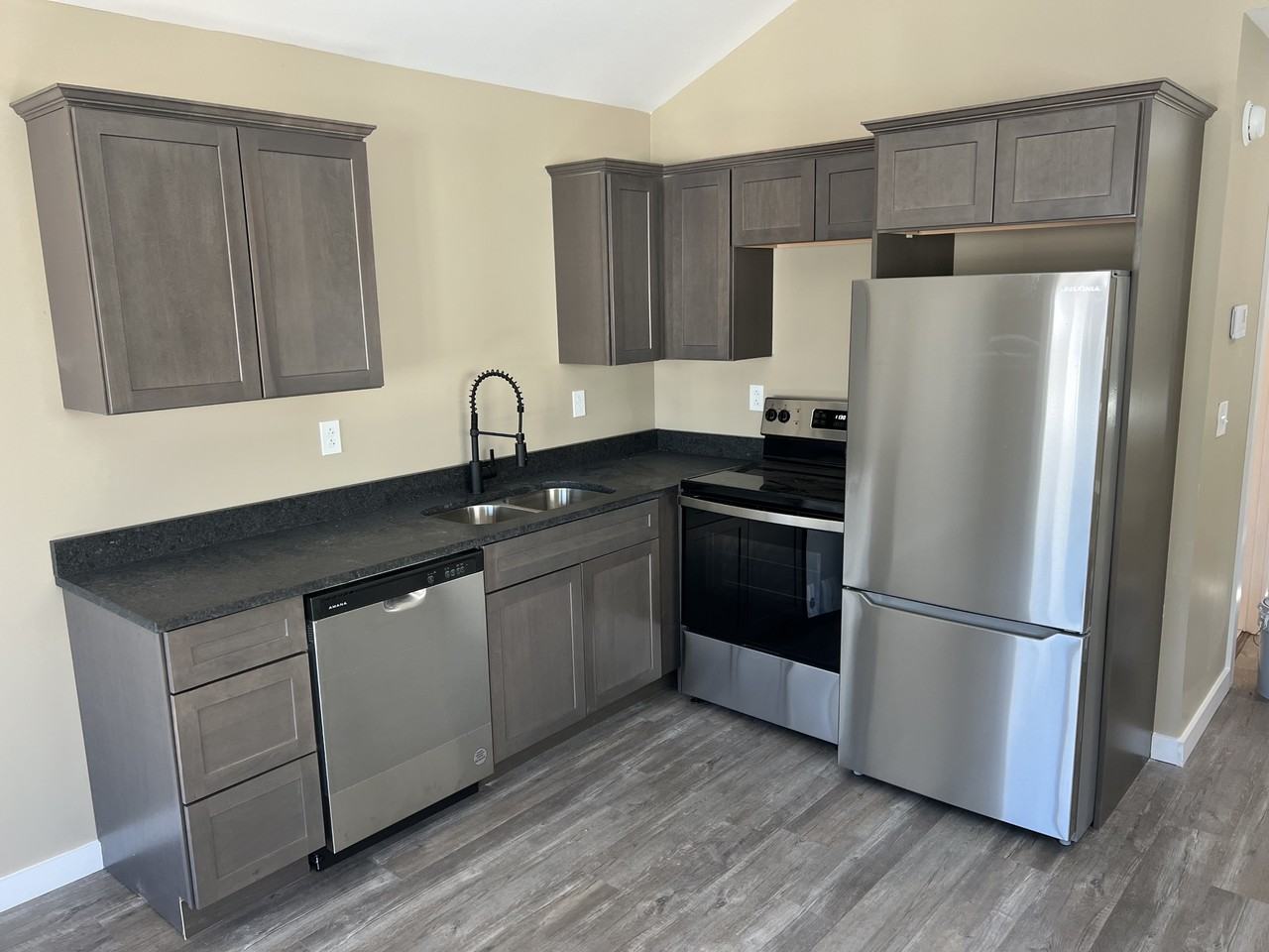 14 Mimosa Ln #ML14 - Photo 2 of 9