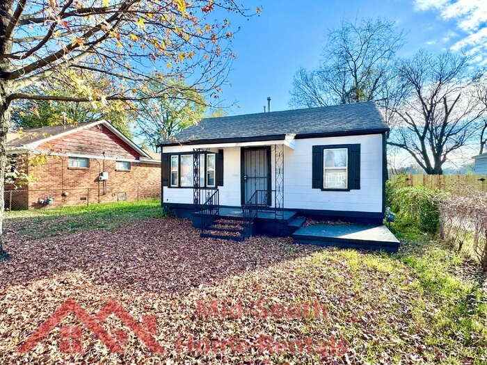 2071 Hubert Ave - Photo 2 of 17