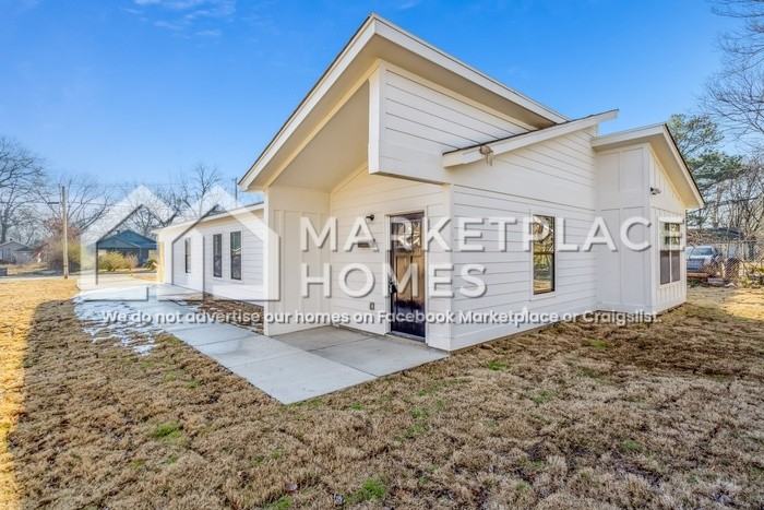 801 Goodwyn St - Photo 4 of 24