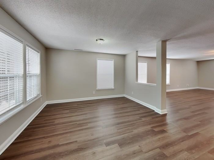 1570 Broyles Ln - Photo 4 of 25