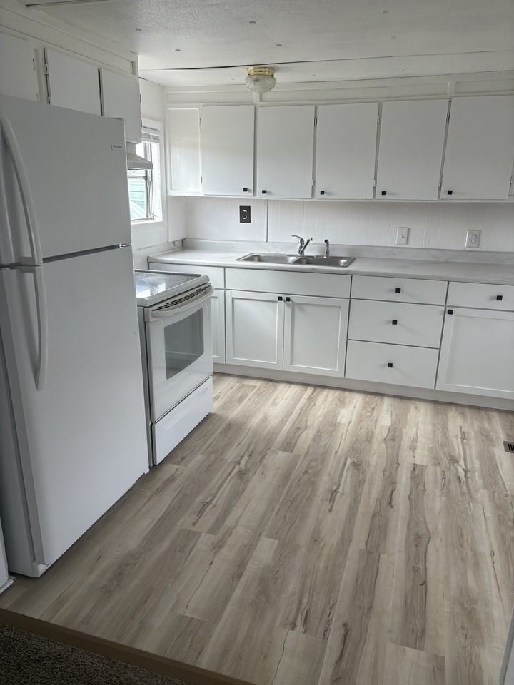 2156 N Weaver Rd #NA - Photo 2 of 7