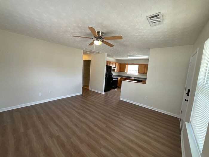 3651 Ten Oaks Cir - Photo 3 of 19