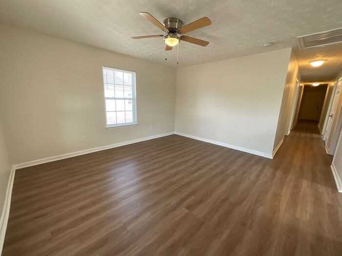 3651 Ten Oaks Cir - Photo 4 of 19