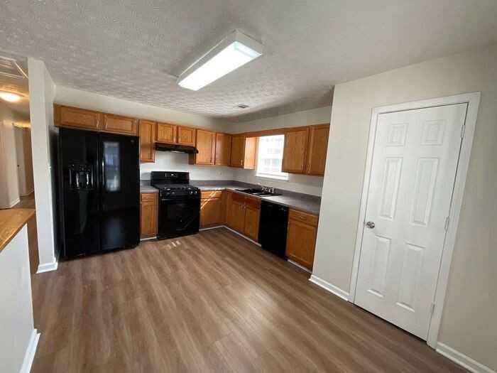 3651 Ten Oaks Cir - Photo 6 of 19