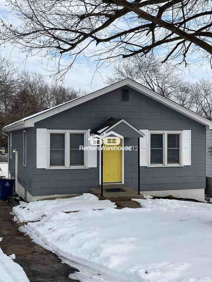 9812 Balboa Dr - Photo 2 of 14