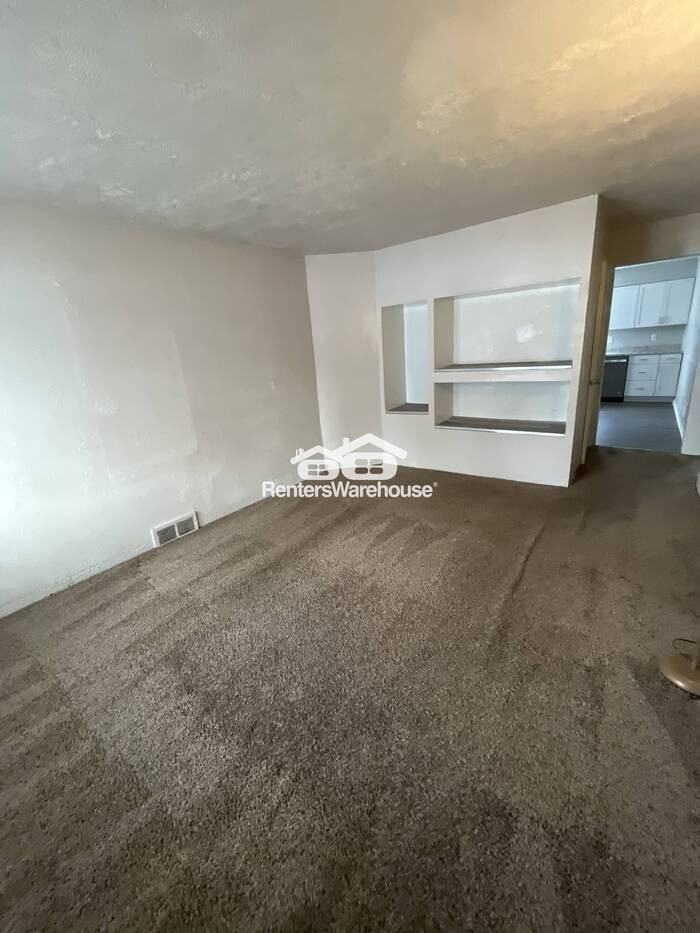 9812 Balboa Dr - Photo 4 of 14