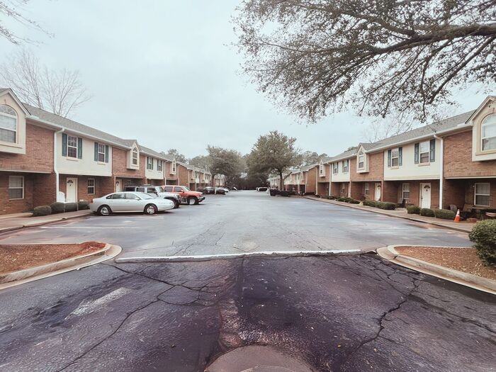 415 Nelson Dr #411D - Photo 2 of 14