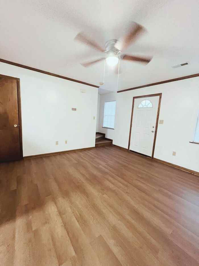 415 Nelson Dr #411D - Photo 4 of 14