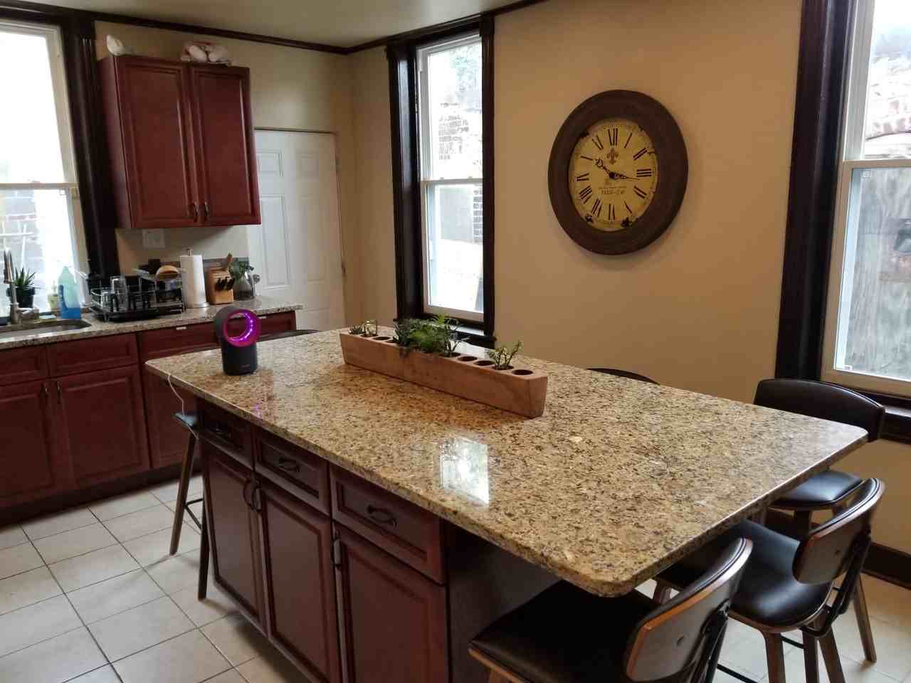 2237 N 10th St - Photo 3 of 20