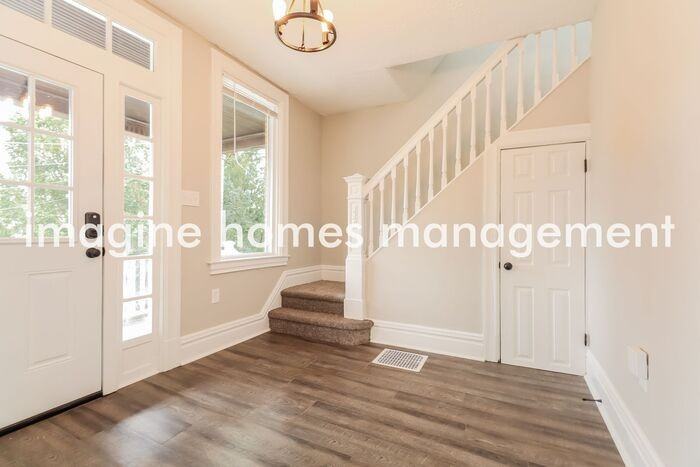 266 Pennsylvania Blvd - Photo 3 of 13