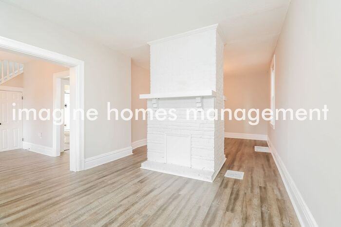 266 Pennsylvania Blvd - Photo 4 of 13