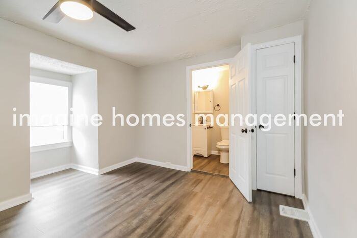 266 Pennsylvania Blvd - Photo 7 of 13