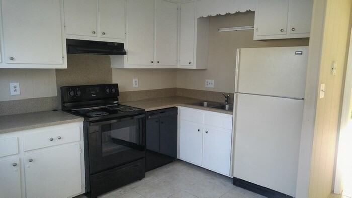 159 Brookwood Ave Ne #22 - Photo 2 of 11