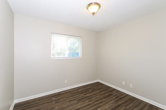 1915 Dianne Dr - Photo 5 of 11