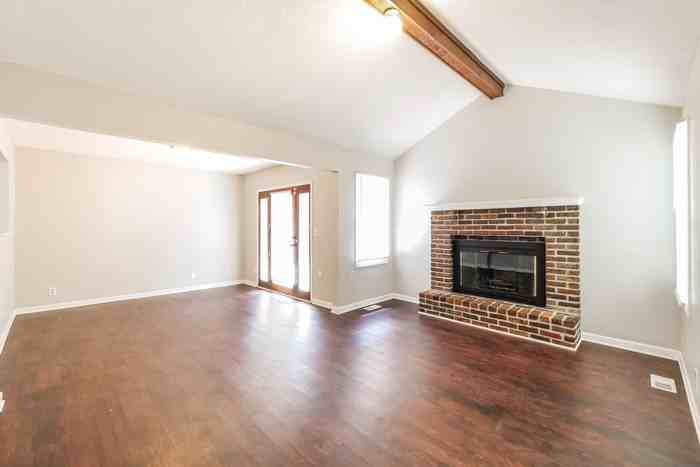 16206 Slater Ave - Photo 5 of 13