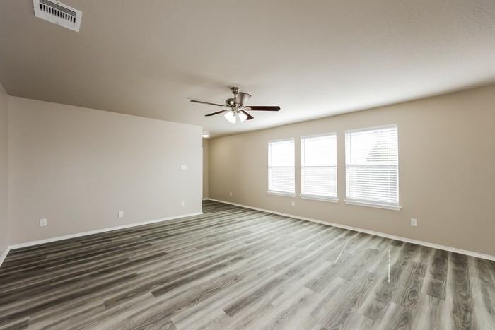 11233 Forest Pass Ct - Photo 4 of 14