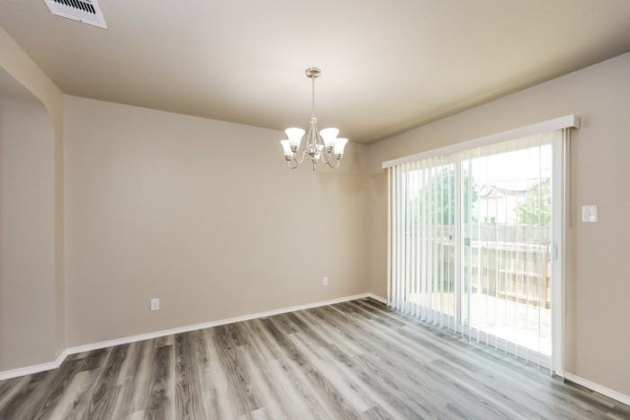 11233 Forest Pass Ct - Photo 5 of 14