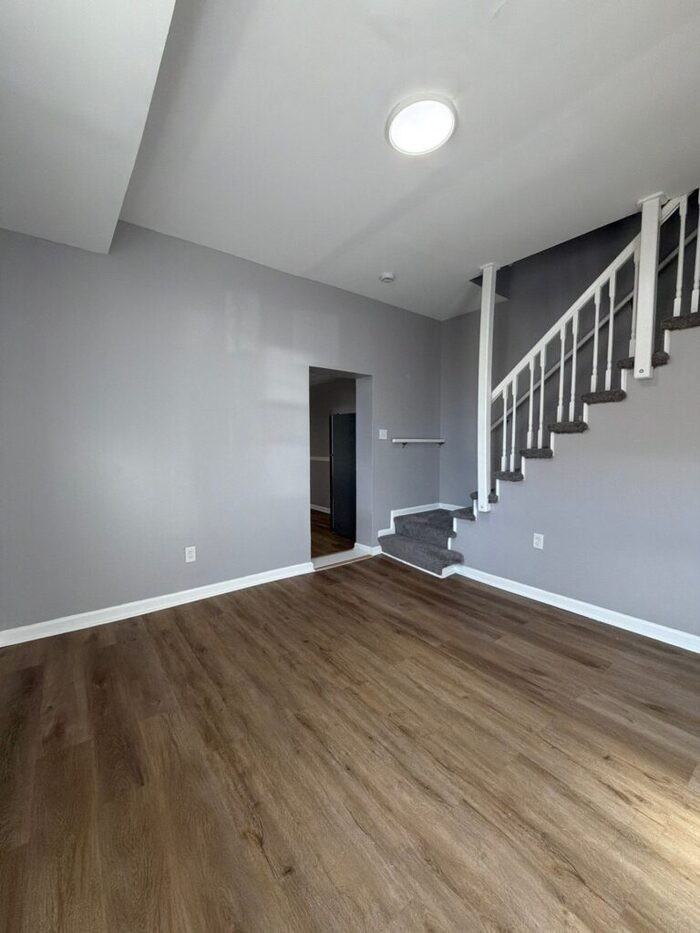 1936 Grinnalds Ave - Photo 2 of 13