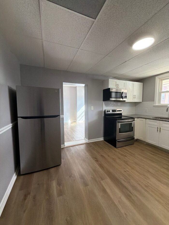 1936 Grinnalds Ave - Photo 3 of 13