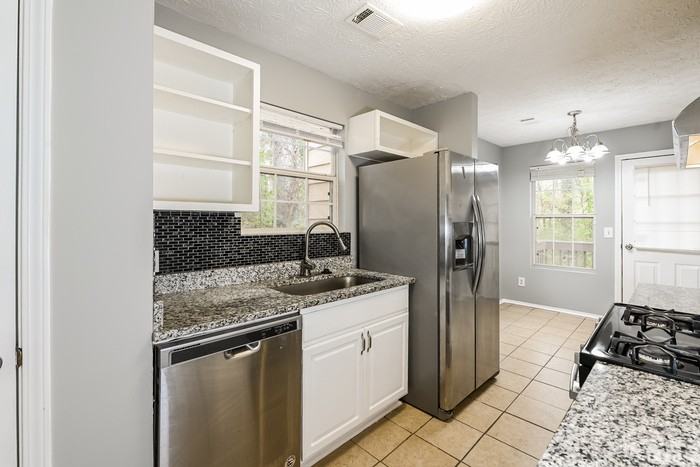 3971 Brookstone Ct - Photo 6 of 20