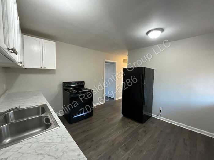 520 Blendwood Dr - Photo 5 of 12