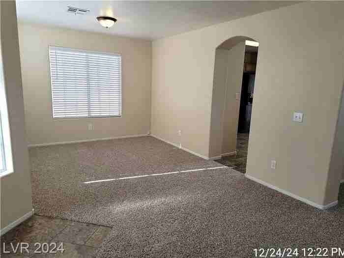 7712 Sublimity Ave - Photo 4 of 35