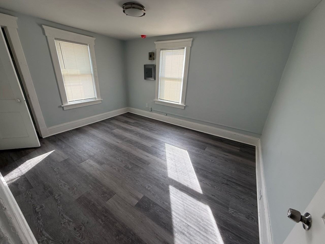 521 Columbus Ave Nw #2 - Photo 2 of 7