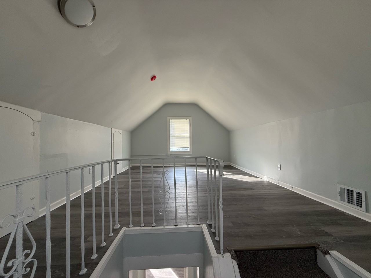 521 Columbus Ave Nw #2 - Photo 5 of 7