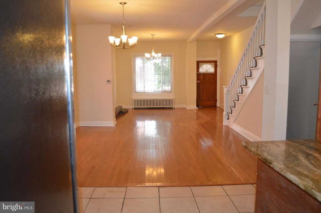 738 Gresham Pl Nw - Photo 4 of 12