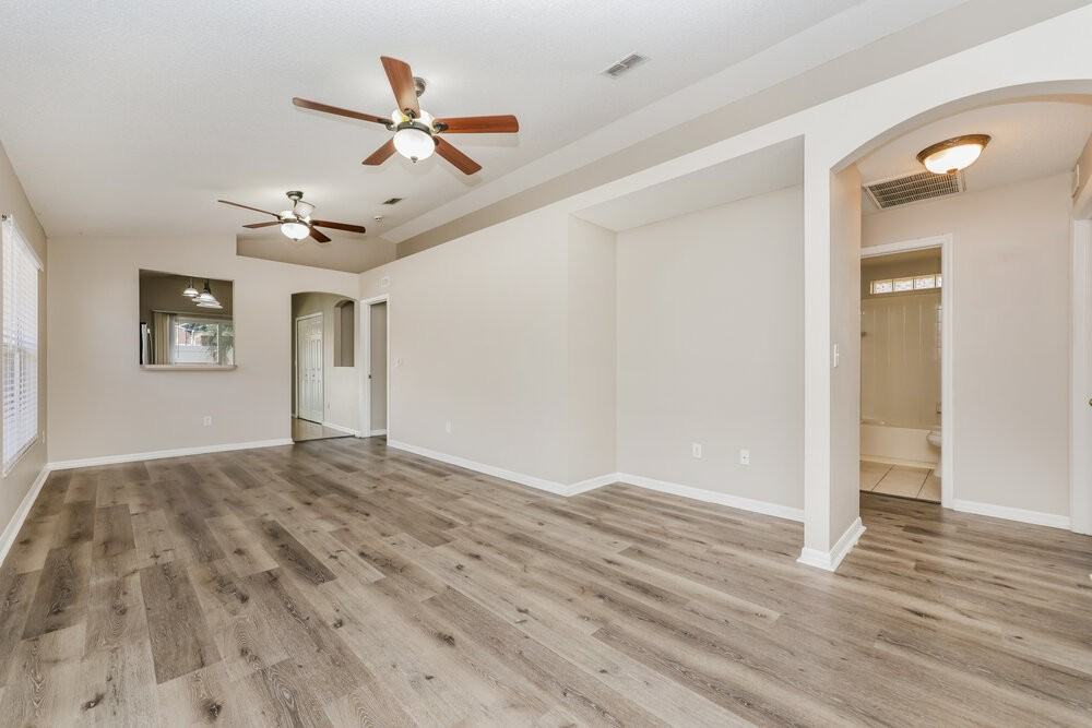 28651 Seashell Ct - Photo 3 of 16