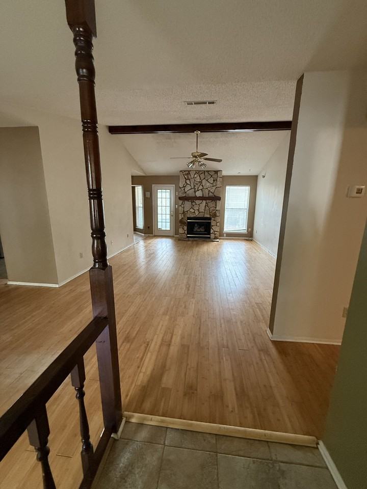 117 Hollow Cv #1 - Photo 2 of 16