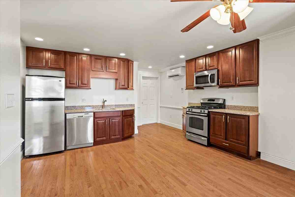 5400 Elmer St #5 - Photo 5 of 15