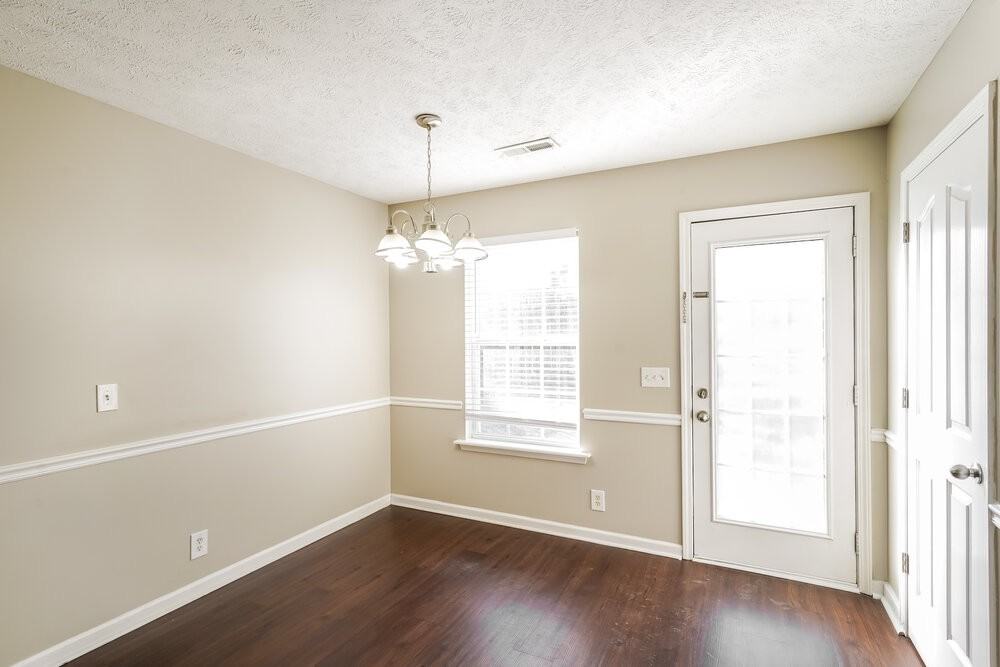 8009 Maggie Ct - Photo 5 of 16