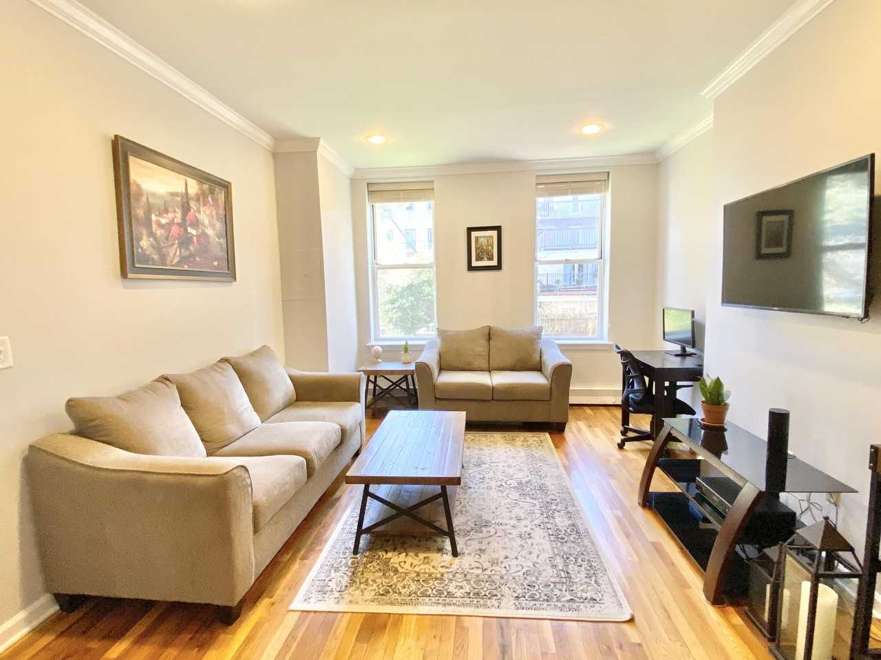 625 Willow Ave #1R - Photo 2 of 13