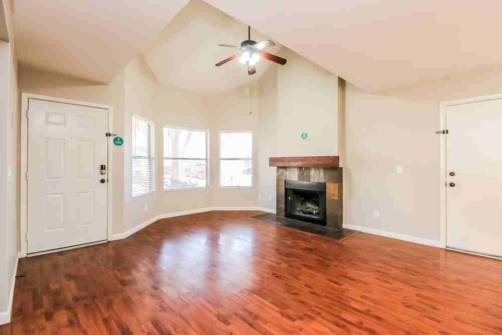 1717 E Geronimo St - Photo 6 of 20