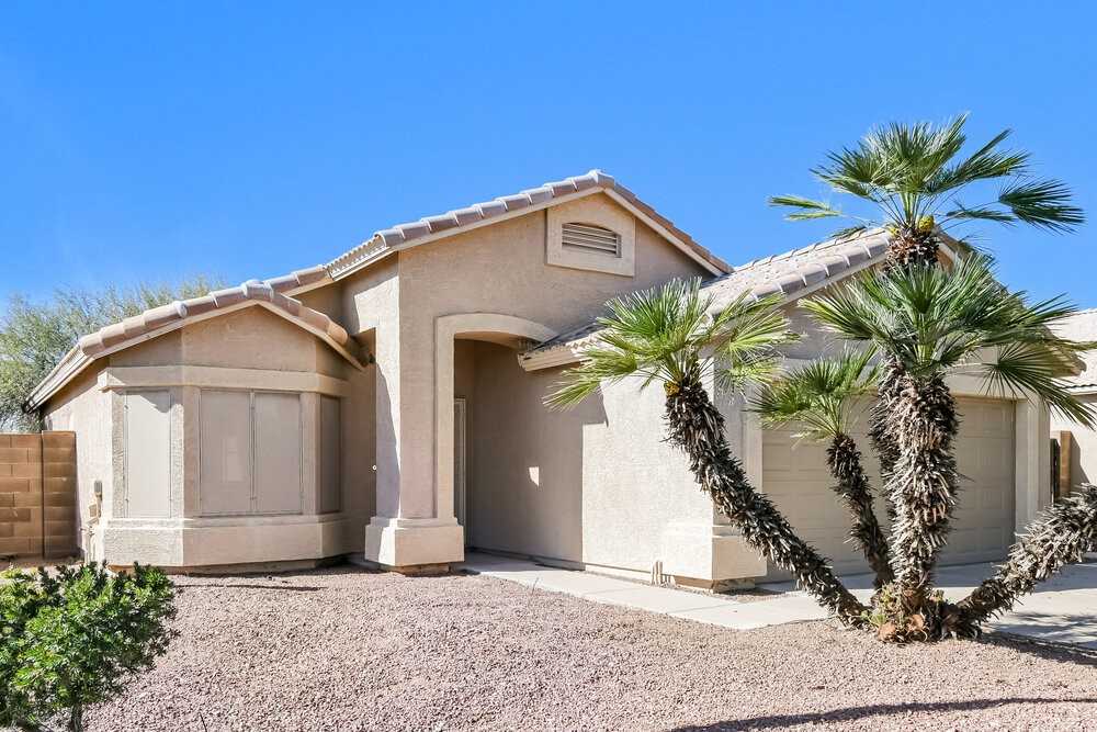 438 N Opal - Photo 3 of 16