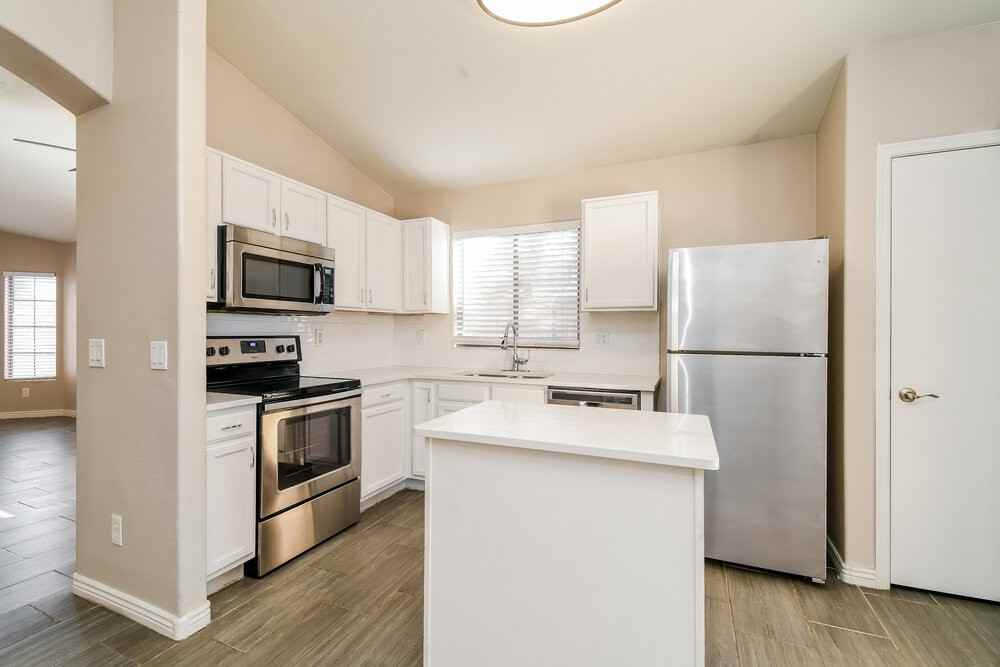 438 N Opal - Photo 6 of 16