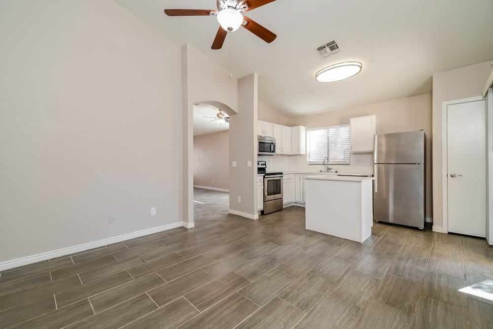 438 N Opal - Photo 7 of 16