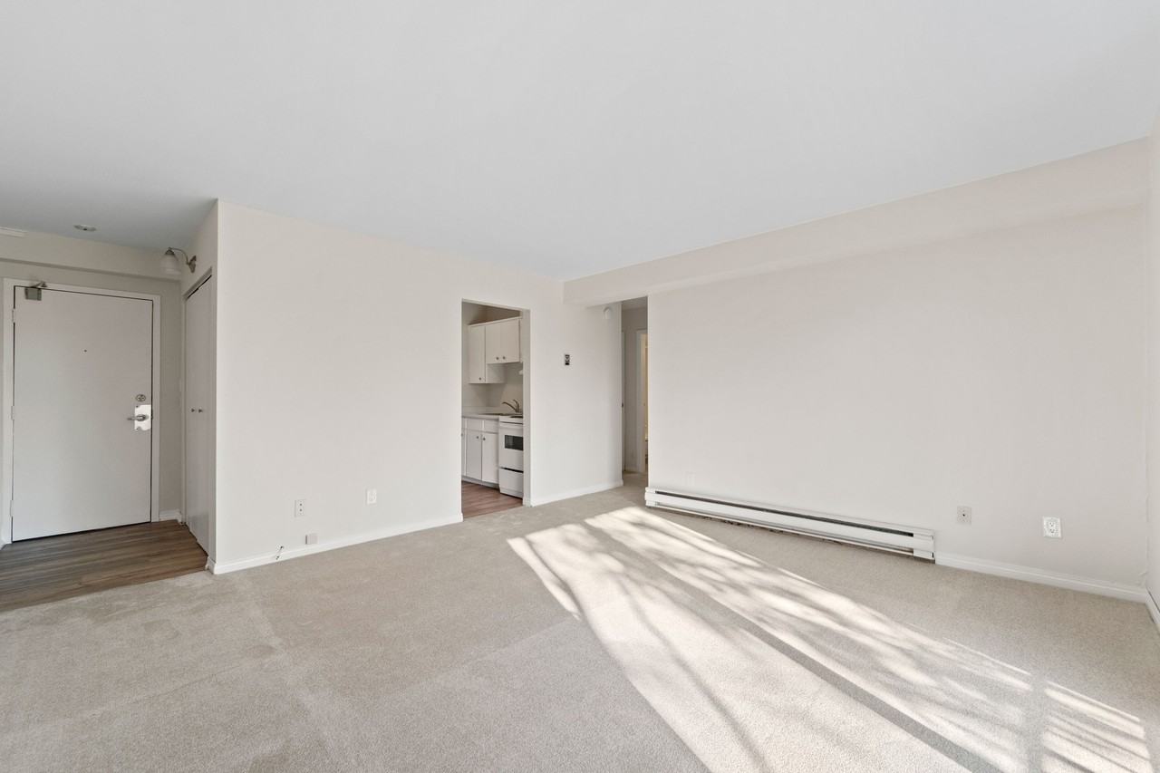 Sandwich Tower Apartments - Photo 7 of 22