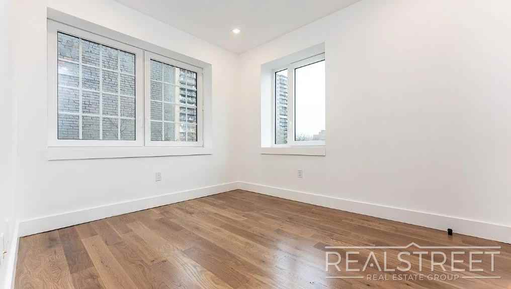 128 Montrose Ave #302 - Photo 6 of 16