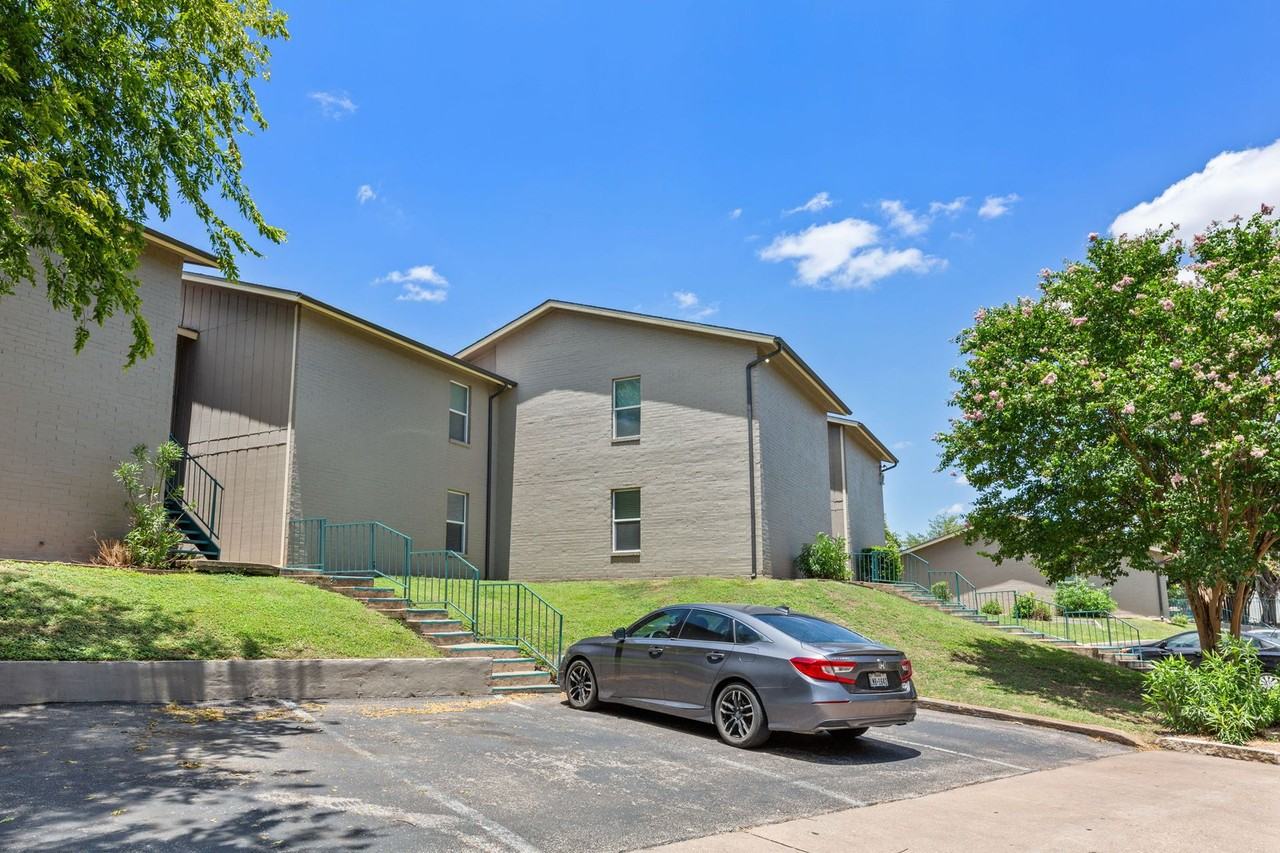 City Scene Apartments - Photo 4 of 50