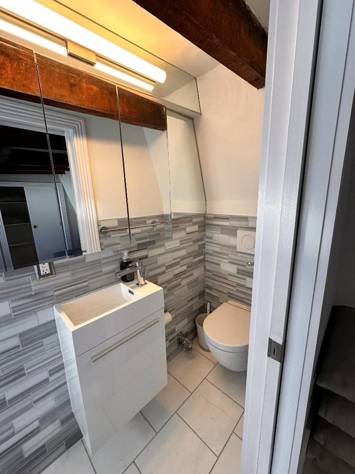 E 75th St #8988 - Photo 7 of 7