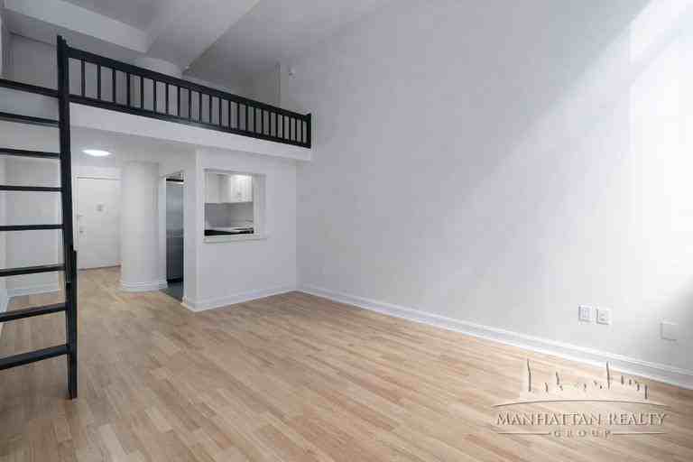 Astor Pl #2L - Photo 4 of 6