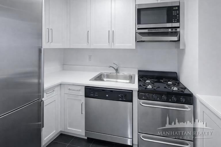 Astor Pl #2L - Photo 6 of 6