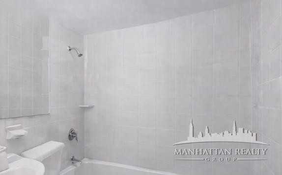 E 58th St #2 - Photo 4 of 5