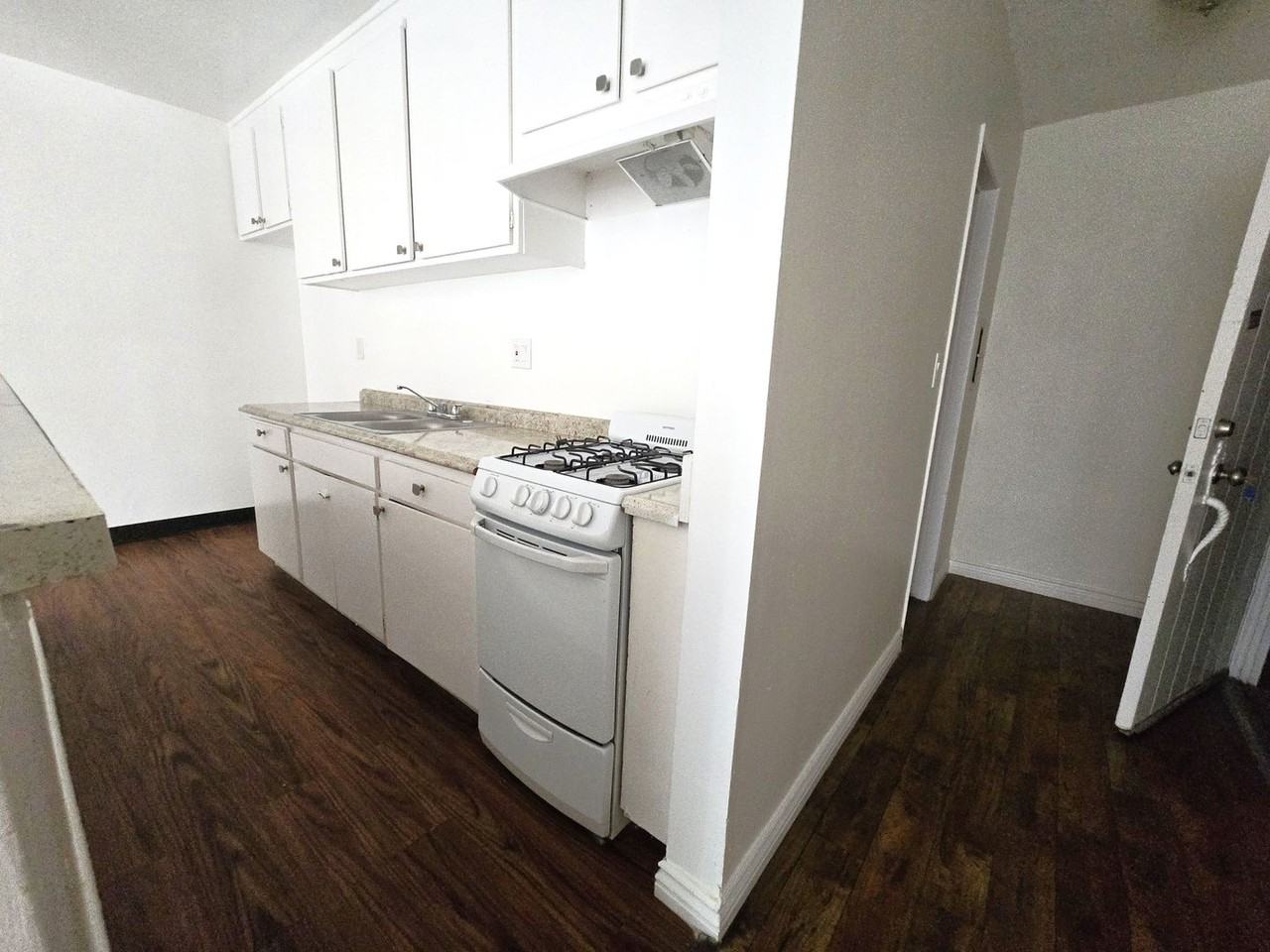 15025 Vanowen Street - Photo 5 of 12