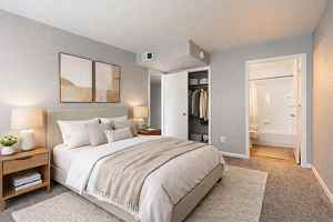 featured image of 1074 W 32nd St